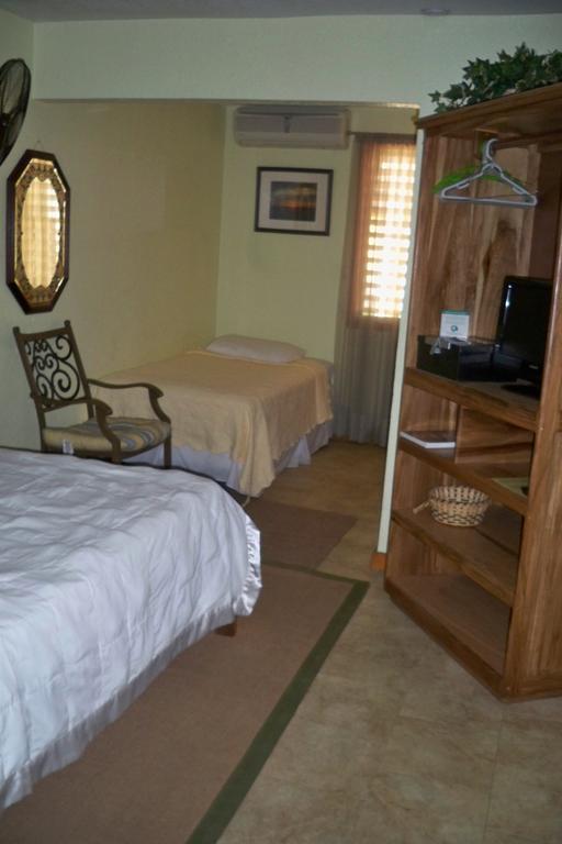 Alan'S Paradise Hotel Placencia 객실 사진