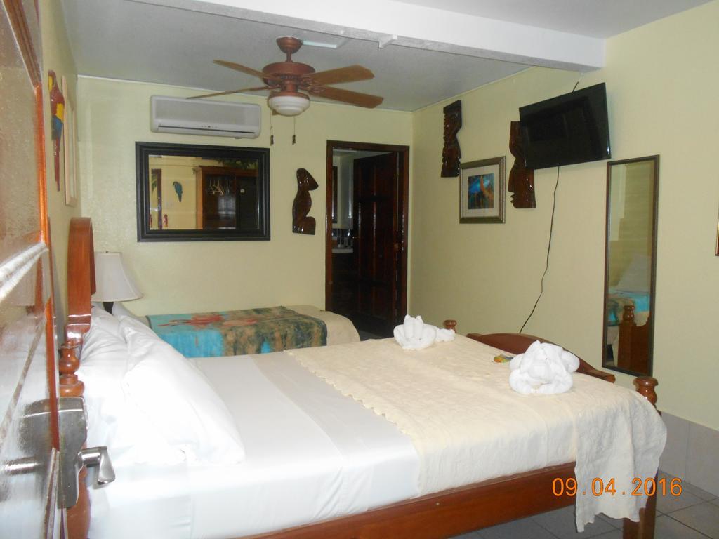 Alan'S Paradise Hotel Placencia 외부 사진