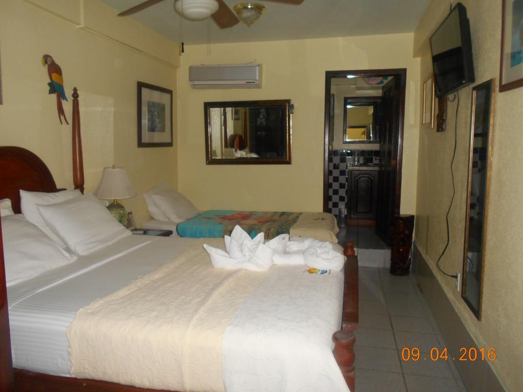 Alan'S Paradise Hotel Placencia 외부 사진