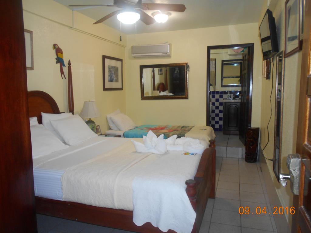 Alan'S Paradise Hotel Placencia 외부 사진