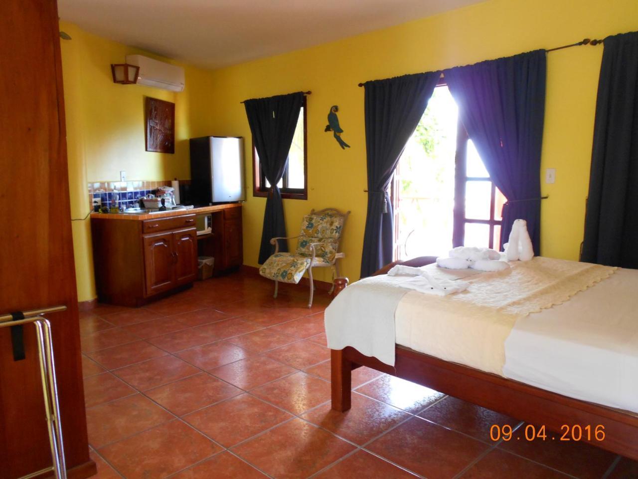 Alan'S Paradise Hotel Placencia 외부 사진